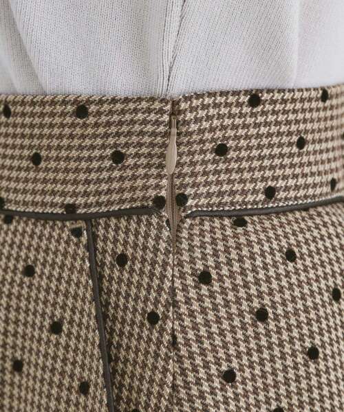 index（インデックス）の「◆千鳥フロッキードットタイトスカート【洗濯機洗い可】（スカート・レディース・ダークブラウン系/グレー/ブラック・36/38/40）」の21枚目の写真