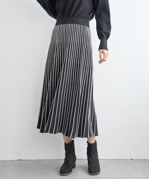 IKKA LOUNGE(イッカラウンジ)の「配色ニットアップ(ワンピース・レディース・ブルー/ベージュ/ブラック・M/L/S)」の11枚目の写真