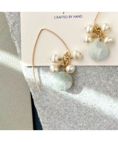 tone（トーン）の「【jebi】【jebi】14kgf / 揺れる天然石と淡水パール(MA)（ピアス（両耳用）・レディース・ブルー/ライトブルー/ネイビー/ピンク・FREE）」の14枚目の写真