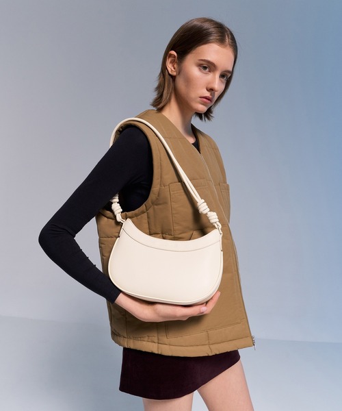 CHARLES & KEITH◆Sabine キャンバス カーブショルダーバッグ Sabine サビーヌ キャンバスノットストラップカーブショルダー