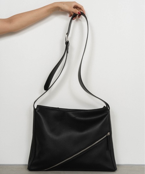 Knuth Marf（クヌースマーフ）の「Knuth Marf front zip pocket