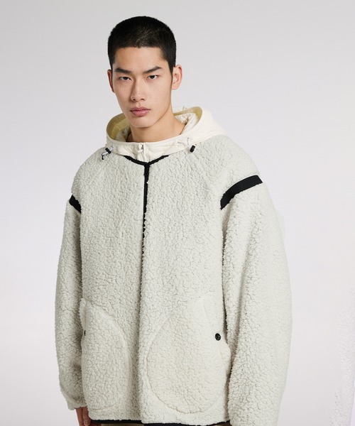 JNBY（ジェーエヌビーワイ）の「Reversible Round-neck Boa Jacket / リバーシブルジャケット（その他アウター・メンズ・ブラック・44/46）」の4枚目の写真