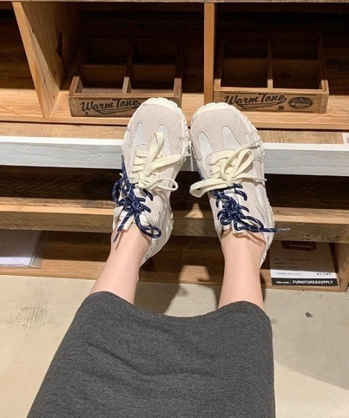 Teem Store（チームストア）の「配色紐トレーナースポーツスニーカー チャンキースニーカー（スニーカー・レディース・ホワイト/ピンク/イエロー/シルバー・S/M/L）」の9枚目の写真