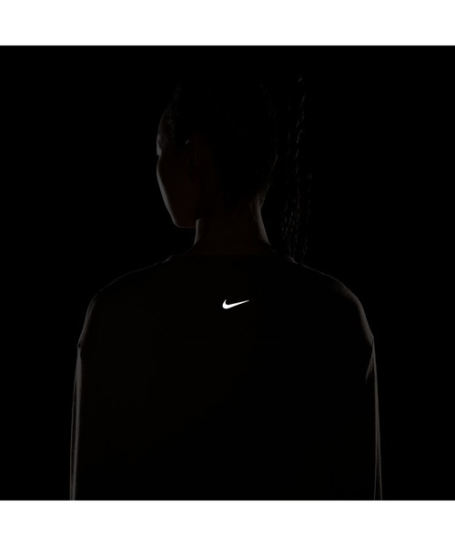 NIKE（ナイキ）の「ナイキ NIKE ナイキ  ワン DF ルーズ L/S トップ（Tシャツ/カットソー・レディース・ブラウン/ブラック・S/M/L/XL）」の16枚目の写真