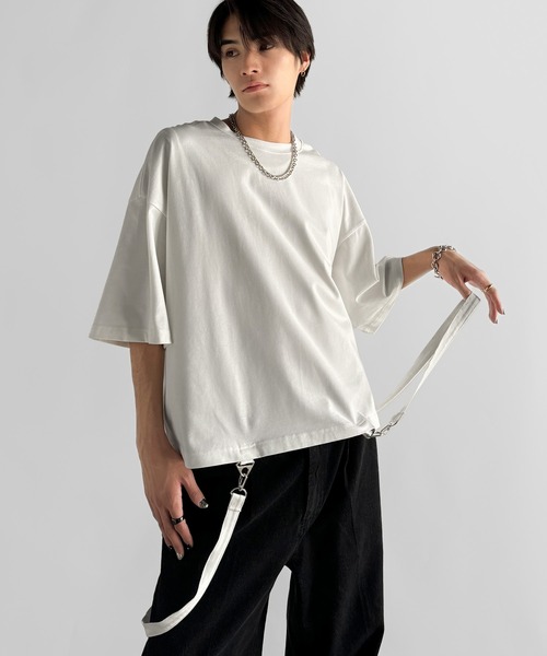 Classical Origin(クラシカルオリジン)の「【Classical Origin】「垂らすだけで差別化。」脱着式ベルトデザインショート丈Tシャツ/Belt Design Transformable Cropped T-Shirt(Tシャツ/カットソー・メンズ・チャコール/オフホワイト/ブラック・MEDIUM/LARGE/SMALL)」の5枚目の写真