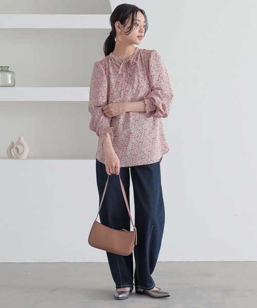 n'OrLABEL（ノアールレーベル）の「小花柄スキッパーブラウス（シャツ/ブラウス・レディース・ブラック/ブルー/レッド・2/1）」の21枚目の写真