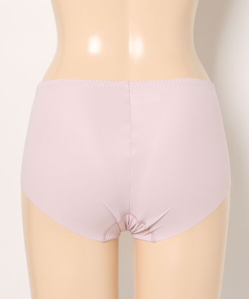 Triumph(トリンプ)の「天使のブラ 魔法のハリ感626 ボーイズレングス TR626 PT(ショーツ・レディース・ピンク/グリーン/ブラック/ベージュ・M/L)」の12枚目の写真