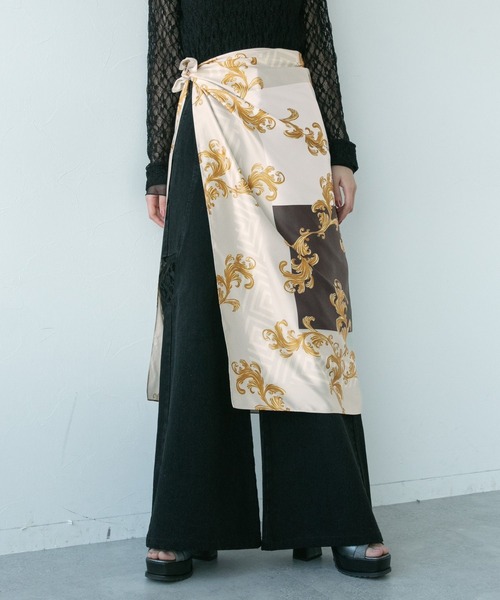 HARE(ハレ)の「クラシックガラBIGスカーフ(HARE)(ストール/ショール・レディース・オレンジ・FREE)」の4枚目の写真