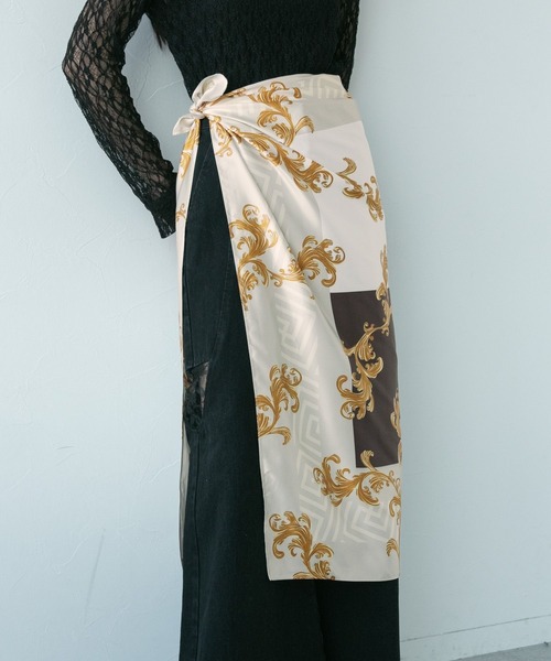 HARE(ハレ)の「クラシックガラBIGスカーフ(HARE)(ストール/ショール・レディース・オレンジ・FREE)」の6枚目の写真