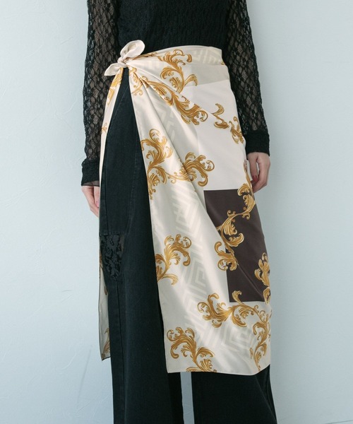 HARE(ハレ)の「クラシックガラBIGスカーフ(HARE)(ストール/ショール・レディース・オレンジ・FREE)」の7枚目の写真