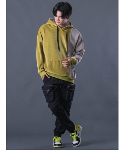 REGIEVO（レジエボ）の「肌触り抜群の上質なパーカー（パーカー・メンズ・ベージュ/ネイビー/イエロー・MEDIUM/LARGE/X-LARGE）」の4枚目の写真