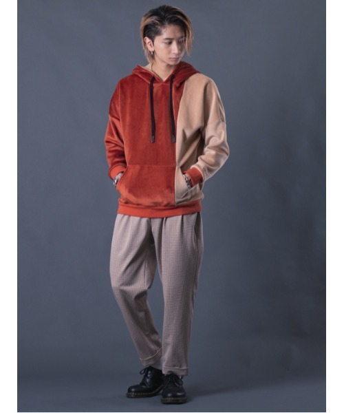 REGIEVO（レジエボ）の「肌触り抜群の上質なパーカー（パーカー・メンズ・ベージュ/ネイビー/イエロー・MEDIUM/LARGE/X-LARGE）」の9枚目の写真