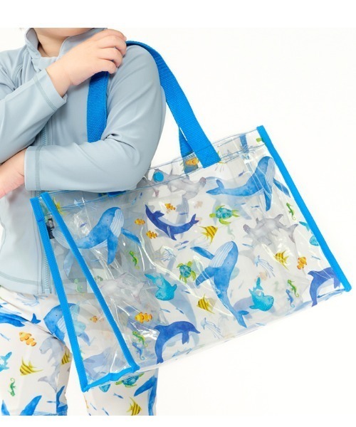 Kids Foret（キッズフォーレ）の「総柄プールバッグ（スイムグッズ・キッズ・ブラック/グリーン/ターコイズブルー/ブルー/イエロー×グリーン・FREE）」の3枚目の写真