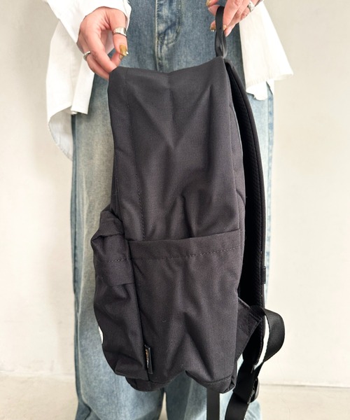 THE NORTH FACE(ザノースフェイス)の「THE NORTH FACE(ザ・ノースフェイス)/軽量 A4対応 デイパック バックパック リュック/TNF DAY PACK M(バックパック/リュック・レディース・チャコールグレー/ブラック/ブラウン/サンドベージュ・FREE)」の15枚目の写真