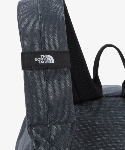 THE NORTH FACE(ザノースフェイス)の「THE NORTH FACE(ザ・ノースフェイス)/軽量 A4対応 デイパック バックパック リュック/TNF DAY PACK M(バックパック/リュック・レディース・チャコールグレー/ブラック/ブラウン/サンドベージュ・FREE)」の18枚目の写真