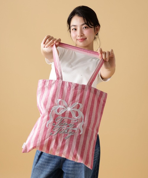 tiny tiny（ティニーティニー）の「刺繍ロゴトートバッグ[tiny tiny(ティニーティニー)]（トートバッグ・レディース・ブルー/ピンク・0）」の2枚目の写真