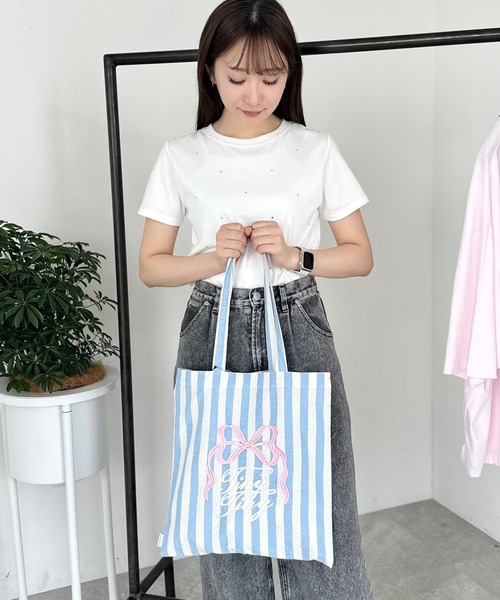 tiny tiny（ティニーティニー）の「刺繍ロゴトートバッグ[tiny tiny(ティニーティニー)]（トートバッグ・レディース・ブルー/ピンク・0）」の5枚目の写真