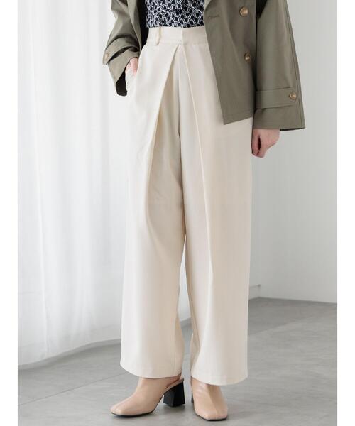 Te chichi TERRASSE（テチチテラス）の「フロントタックパンツ《2025spring catalog item》（その他パンツ・レディース・チャコールグレー/オフホワイト/ベージュ・F）」の2枚目の写真