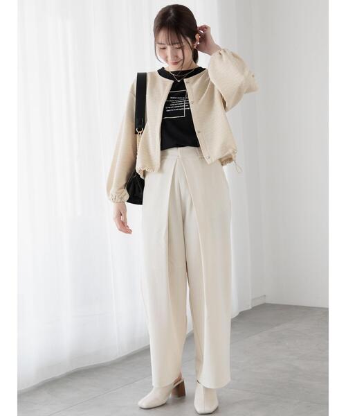 Te chichi TERRASSE（テチチテラス）の「フロントタックパンツ《2025spring catalog item》（その他パンツ・レディース・チャコールグレー/オフホワイト/ベージュ・F）」の7枚目の写真