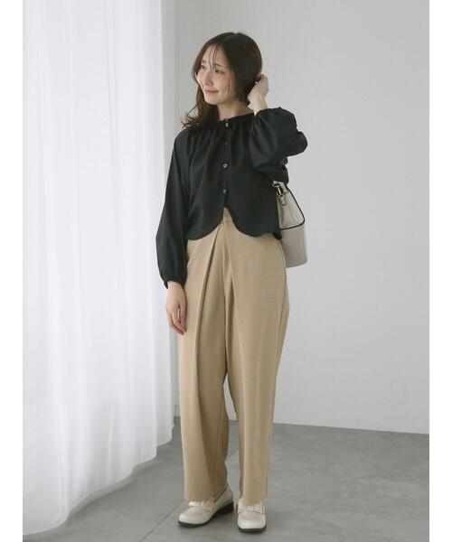 Te chichi TERRASSE（テチチテラス）の「フロントタックパンツ《2025spring catalog item》（その他パンツ・レディース・チャコールグレー/オフホワイト/ベージュ・F）」の14枚目の写真