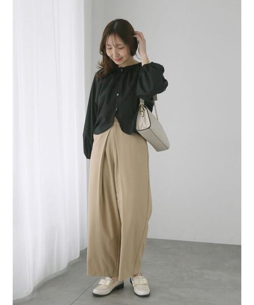 Te chichi TERRASSE（テチチテラス）の「フロントタックパンツ《2025spring catalog item》（その他パンツ・レディース・チャコールグレー/オフホワイト/ベージュ・F）」の15枚目の写真