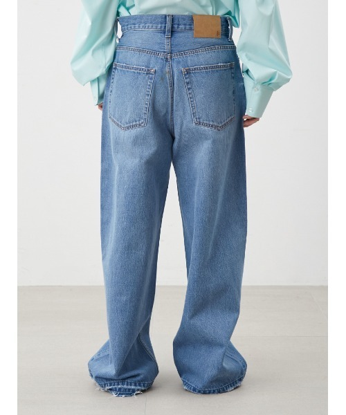 Mila Owen（ミラオーウェン）の「【ウォッシャブル】撥水加工カットオフワイドデニムパンツ（デニムパンツ・レディース・ブルー/ライトブルー/ホワイト・0/1/00）」の9枚目の写真