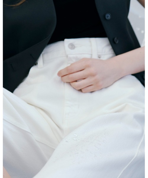 Mila Owen（ミラオーウェン）の「【ウォッシャブル】撥水加工カットオフワイドデニムパンツ（デニムパンツ・レディース・ブルー/ライトブルー/ホワイト・0/1/00）」の21枚目の写真