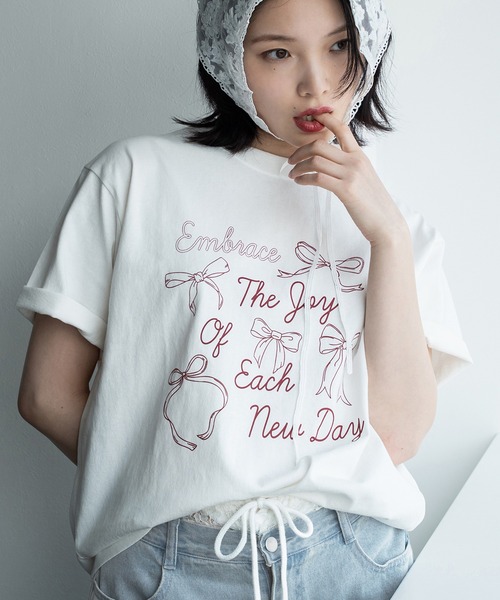 apres jour mignon(アプレジュールミニョン)の「アソートプリントT【ZOZOTOWN限定アイテム】(Tシャツ/カットソー・レディース・ホワイト系その他/ホワイト系その他3/ブラック/オフホワイト/ホワイト系その他4/ホワイト系その他2/ブラック系その他・フリー/X-LARGE)」の3枚目の写真