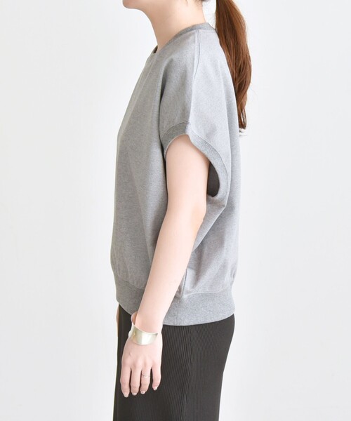 quaranciel(カランシエル)の「〈洗濯機可能〉ライト ポンチ コンパクト フレンチスリーブ TEE(Tシャツ/カットソー・レディース・ライトグレー/オフホワイト/カーキ・ONE SIZE)」の7枚目の写真