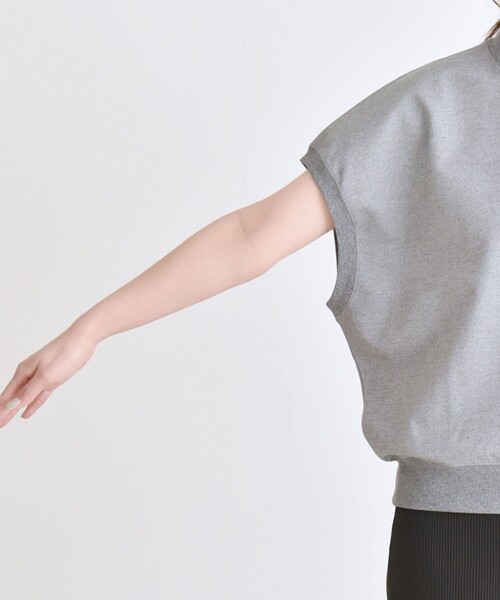 quaranciel(カランシエル)の「〈洗濯機可能〉ライト ポンチ コンパクト フレンチスリーブ TEE(Tシャツ/カットソー・レディース・ライトグレー/オフホワイト/カーキ・ONE SIZE)」の5枚目の写真
