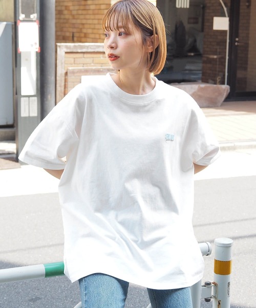tiptop(ティップトップ)の「カラフルフラワーBIGTシャツ(Tシャツ/カットソー・レディース・スミクロ/オフホワイト/ホワイト系その他/ブラック系その他・FREE)」の5枚目の写真