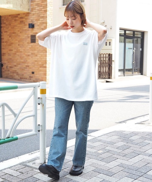 tiptop(ティップトップ)の「カラフルフラワーBIGTシャツ(Tシャツ/カットソー・レディース・スミクロ/オフホワイト/ホワイト系その他/ブラック系その他・FREE)」の8枚目の写真