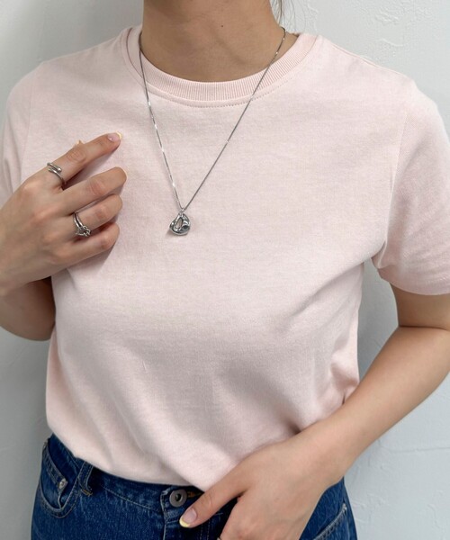 fredy emue（フレディエミュ）の「ひねりモチーフアジャストロングネックレス（ネックレス・レディース・シルバー/ゴールド・FREE）」の3枚目の写真
