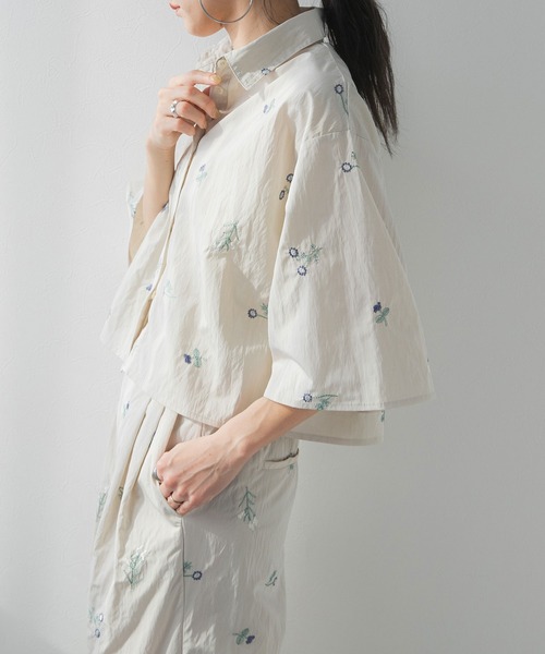 bohmal(ボマール)の「タフタ刺繍ハーフスリーブブラウス(シャツ/ブラウス・レディース・アイボリー/ブラック・MEDIUM)」の21枚目の写真