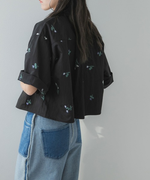 bohmal(ボマール)の「タフタ刺繍ハーフスリーブブラウス(シャツ/ブラウス・レディース・アイボリー/ブラック・MEDIUM)」の5枚目の写真