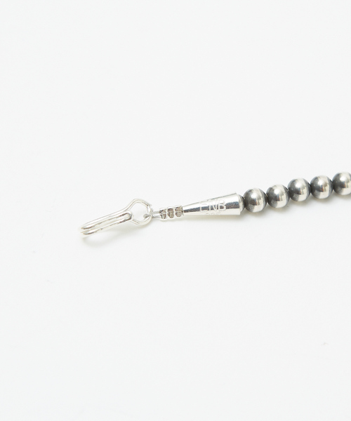 ERICKA NICOLAS BEGAY(エリッカ ニコラス ビゲイ)の「【ERICKA NICOLAS BEGAY / エリッカ ニコラス ビゲイ】5MMプレーンネックレス(ネックレス・メンズ・シルバー・フリー)」の2枚目の写真