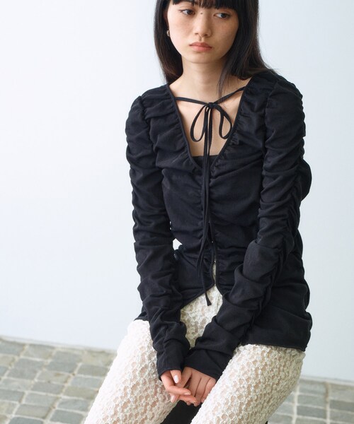 CODE A(コードエー)の「◆sheer gather cardigan(カーディガン/ボレロ・レディース・ブラック/ホワイト・00)」の2枚目の写真