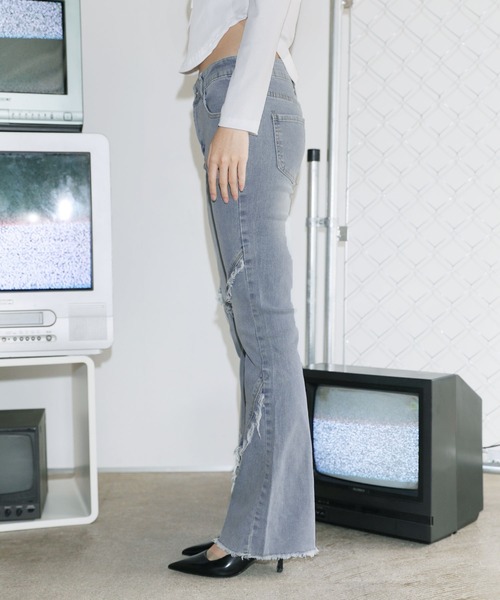 MSGirl(エムエスジーガール)の「フリンジフレアデニムパンツ(デニムパンツ・レディース・ブルー・S/M/L)」の5枚目の写真