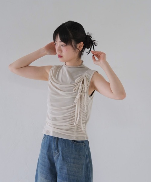 Uenui(ウニュイ)の「ギャザー ノースリーブ トップス カットソー ノースリーブトップス(タンクトップ・レディース・ホワイト/ブラック・FREE)」の6枚目の写真