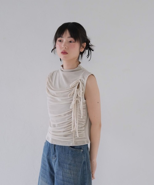 Uenui(ウニュイ)の「ギャザー ノースリーブ トップス カットソー ノースリーブトップス(タンクトップ・レディース・ホワイト/ブラック・FREE)」の8枚目の写真