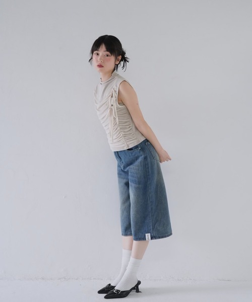 Uenui(ウニュイ)の「ギャザー ノースリーブ トップス カットソー ノースリーブトップス(タンクトップ・レディース・ホワイト/ブラック・FREE)」の11枚目の写真