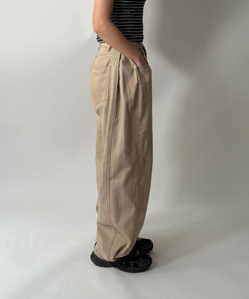 by muni:r（バイ ムニール）の「【着用動画あり・2色・2サイズ展開】サイドスリットスナップパンツ（その他パンツ・レディース・ブラック/ベージュ・SMALL/MEDIUM）」の5枚目の写真