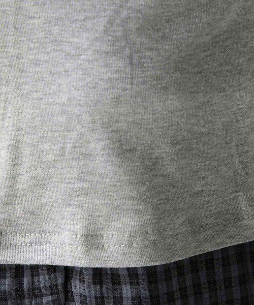 FOREVER 21（フォーエバー トゥエンティーワン）の「【2025SS】レイヤード風ポロＴ（ポロシャツ・レディース・ブラック/グレー・FREE）」の5枚目の写真