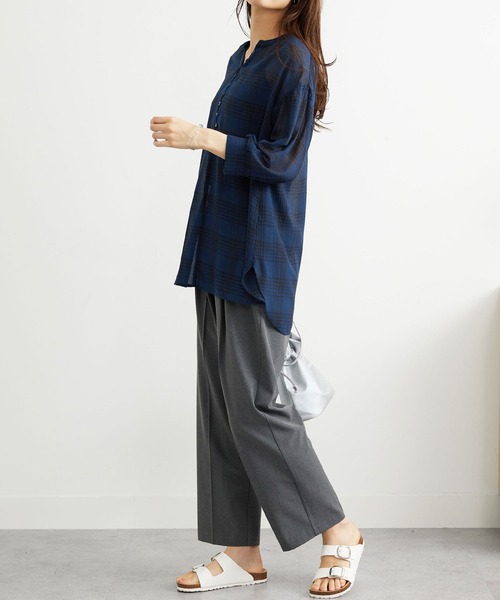 BELLUNA PLUS（ベルーナ）の「シャリ感シアー素材多ボタンチュニック（チュニック・レディース・ブラック系その他/ブルー系その他/ホワイト系その他・MEDIUM/LARGE/X-LARGE）」の7枚目の写真