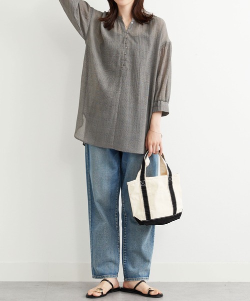 BELLUNA PLUS（ベルーナ）の「シャリ感シアー素材多ボタンチュニック（チュニック・レディース・ブラック系その他/ブルー系その他/ホワイト系その他・MEDIUM/LARGE/X-LARGE）」の10枚目の写真