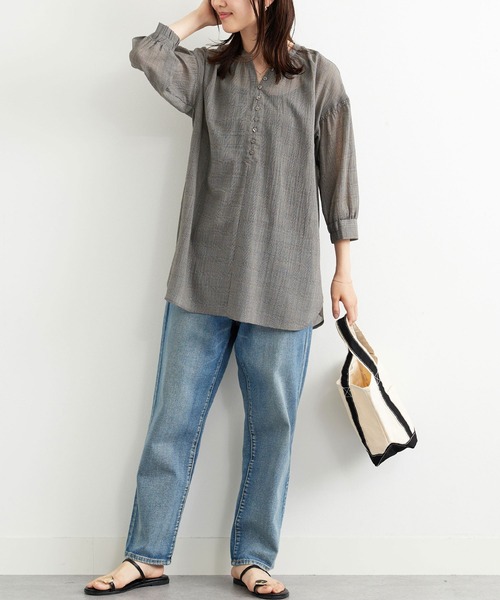 BELLUNA PLUS（ベルーナ）の「シャリ感シアー素材多ボタンチュニック（チュニック・レディース・ブラック系その他/ブルー系その他/ホワイト系その他・MEDIUM/LARGE/X-LARGE）」の11枚目の写真