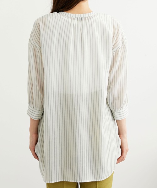 BELLUNA PLUS（ベルーナ）の「シャリ感シアー素材多ボタンチュニック（チュニック・レディース・ブラック系その他/ブルー系その他/ホワイト系その他・MEDIUM/LARGE/X-LARGE）」の19枚目の写真