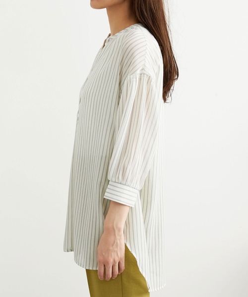 BELLUNA PLUS（ベルーナ）の「シャリ感シアー素材多ボタンチュニック（チュニック・レディース・ブラック系その他/ブルー系その他/ホワイト系その他・MEDIUM/LARGE/X-LARGE）」の18枚目の写真