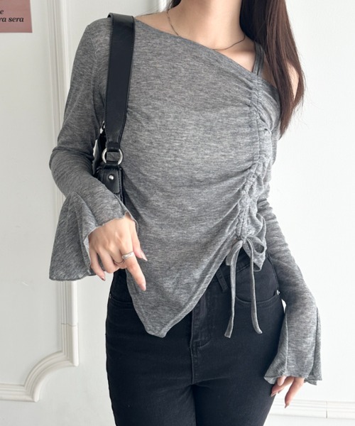 wears(ウェアーズ)の「ワンオフショルダー サイドギャザー袖フリルトップス(Tシャツ/カットソー・レディース・グレー/ブラック/ホワイト・FREE)」の3枚目の写真