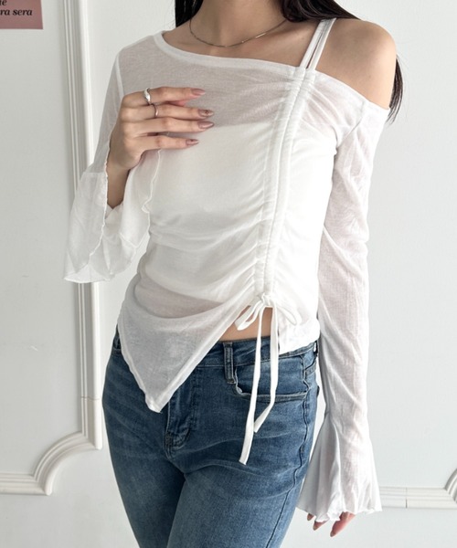 wears(ウェアーズ)の「ワンオフショルダー サイドギャザー袖フリルトップス(Tシャツ/カットソー・レディース・グレー/ブラック/ホワイト・FREE)」の4枚目の写真